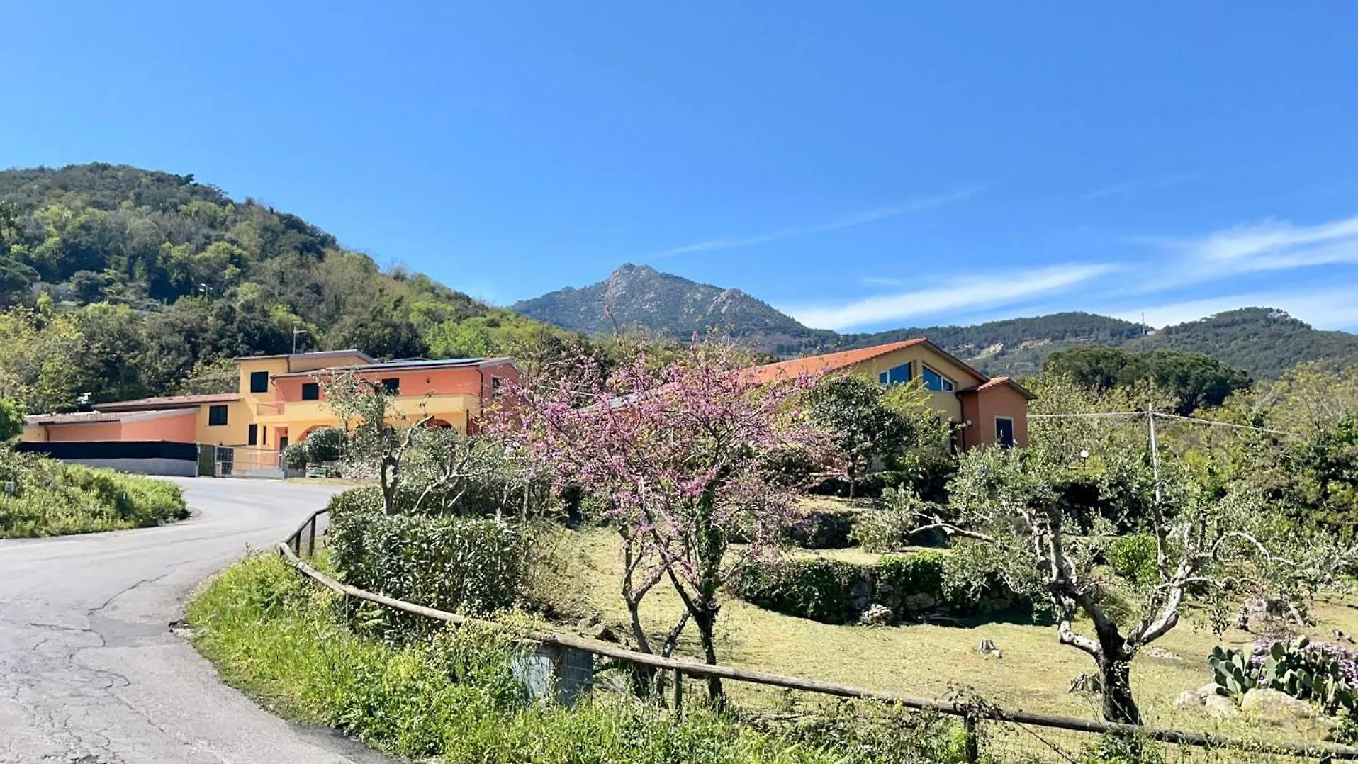 Elba Holiday Houses location
